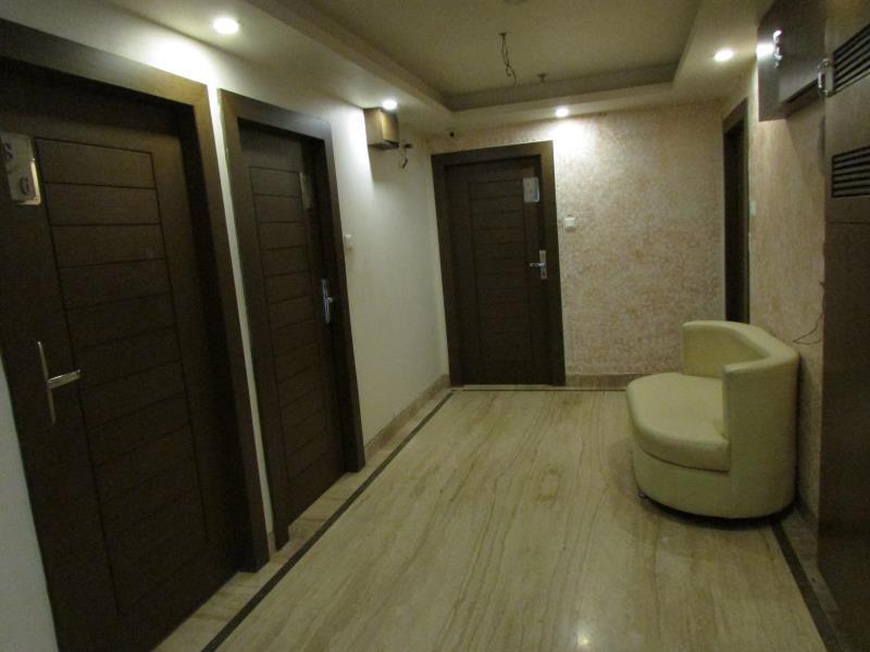 Hotel Emerald Колката Екстериор снимка